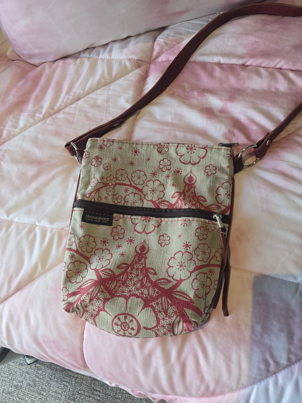 Floral Crossbody Bag in Beige and Red
